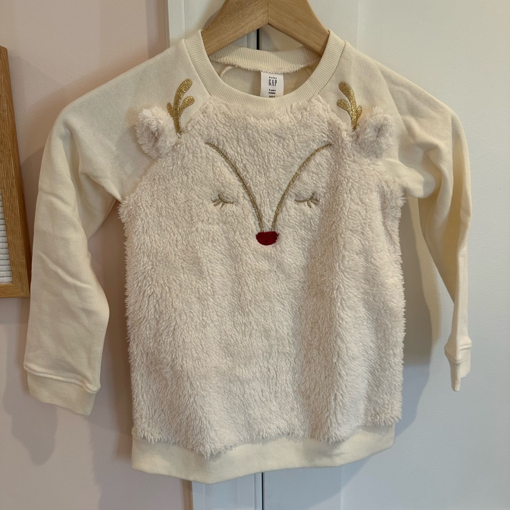 NWT Baby Gap Fluffy Embroidered Reindeer Sweatshirt with ears size 5T